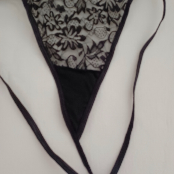 Black Lace V-String Panty, size 2X - Picture 4 of 6